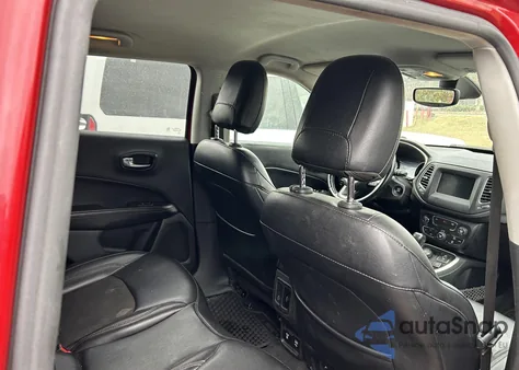 2019 Jeep Compass Latitude 4X4 из США, поврежденный, VIN 3C4NJDBB4KT754744